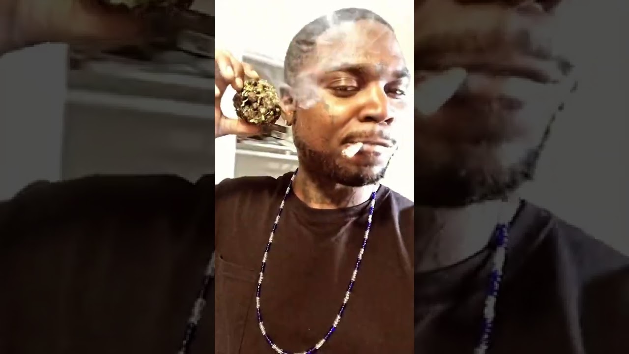 71trap smoking moon rock