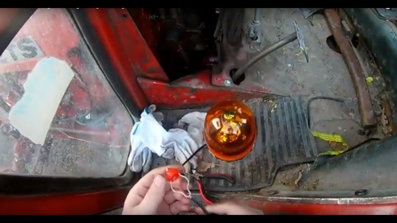 MTZ 82 montaż koguta ostrzegawczego warning rooster