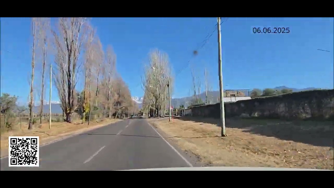 Recorriendo Vistalba, por la Avenida Roque Sáenz Peña. Luján de Cuyo. Mendoza. Otoño 2025