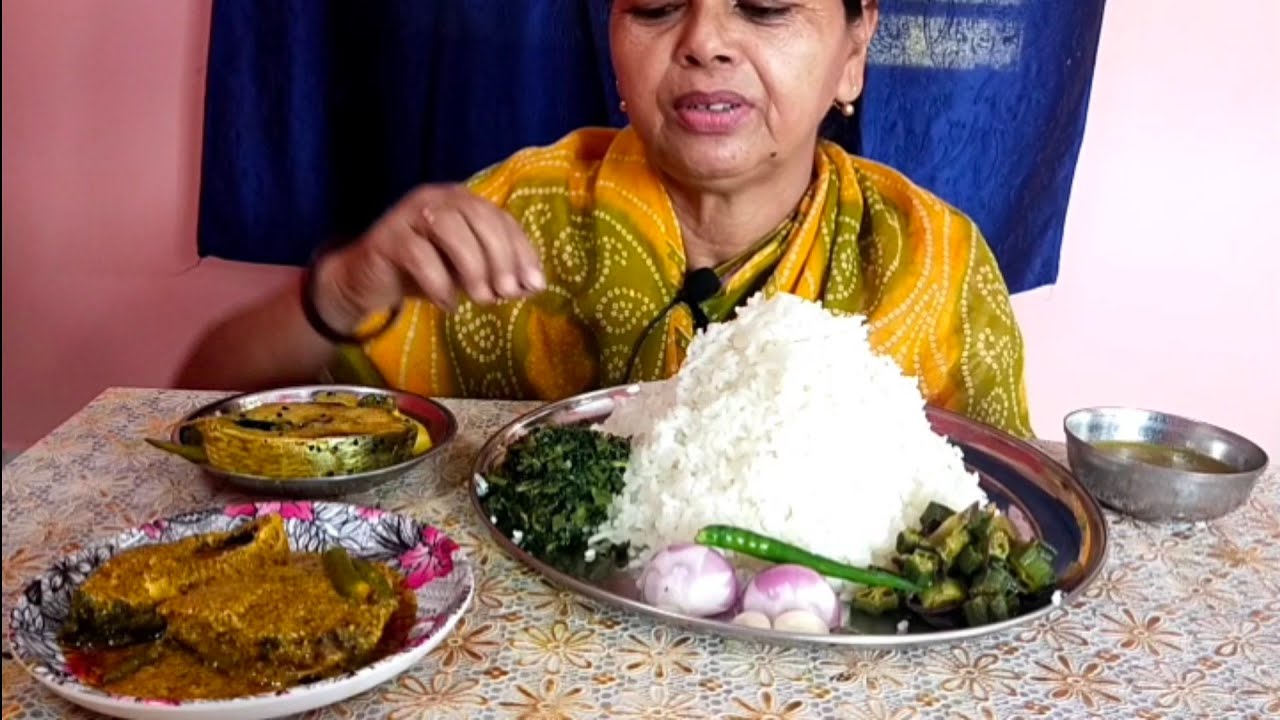BIGBITES,RICE WITH DAL PATURI.ELISH MACH VAPA,ELISH MACHER TEL JHAL.HUGERICE।