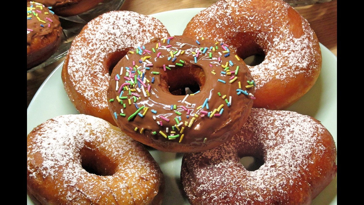 🍩  przepis na  DONUTY na Tłusty Czwartek, pączki , oponki drożdżowe -puszyste, delikatne🍩
