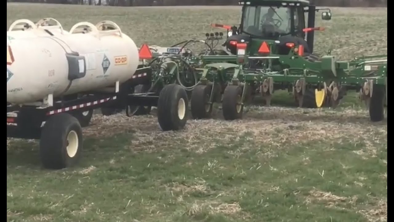 Applying anhydrous ammonia + planting corn (2021)