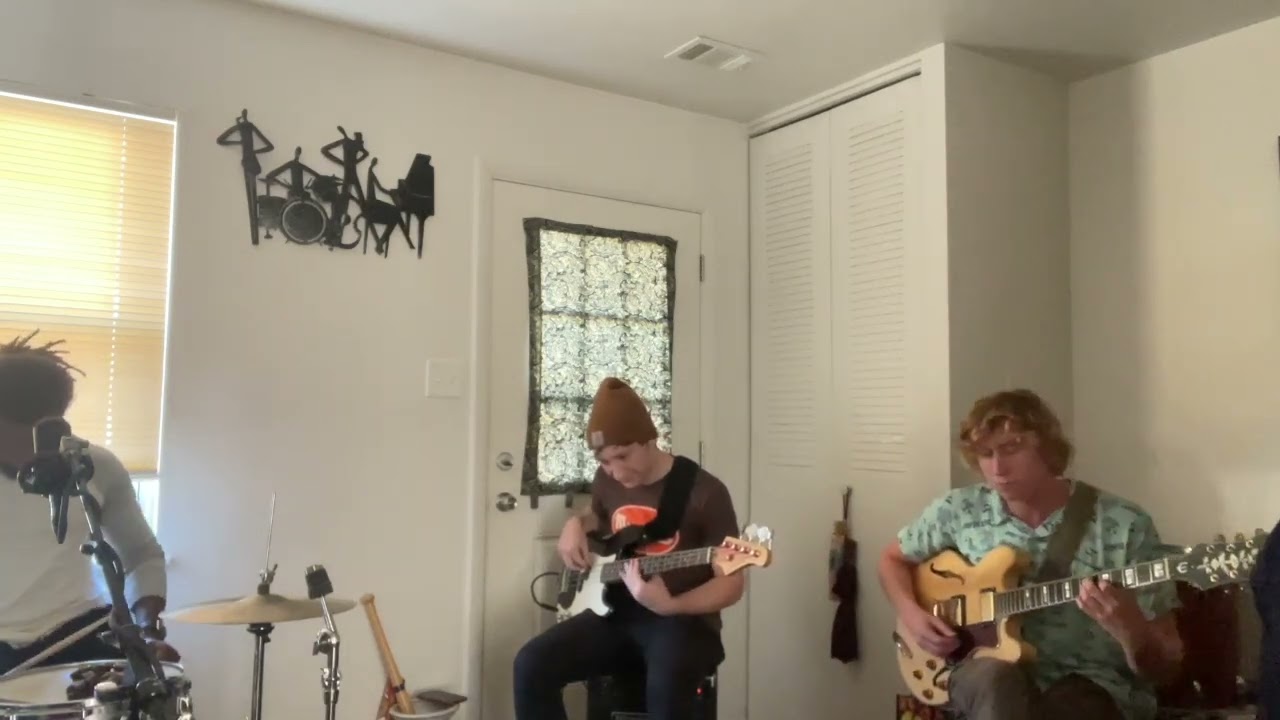 Skiptracing - Mild High Club Cover