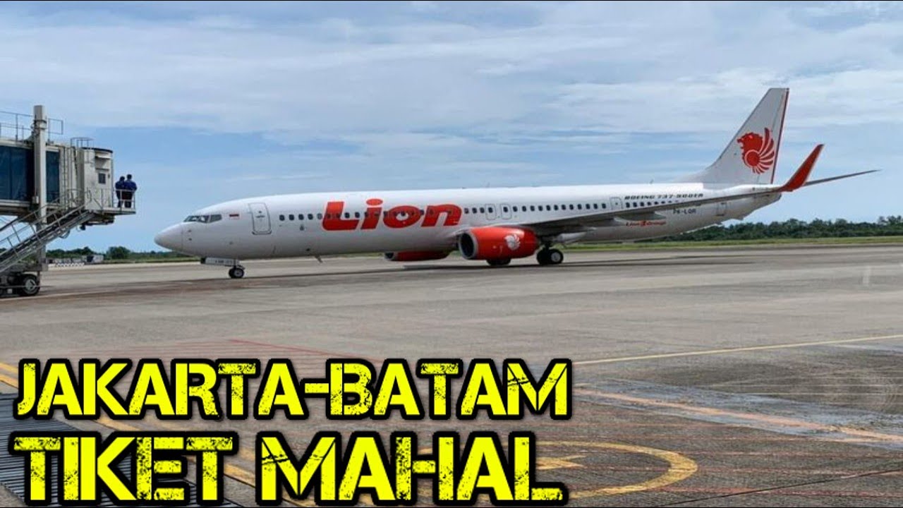 NAIK PESAWAT LION AIR DARI JAKARTA KE BATAM  TAPI PESAWAT INI TAK ADA PENDINGINNYA