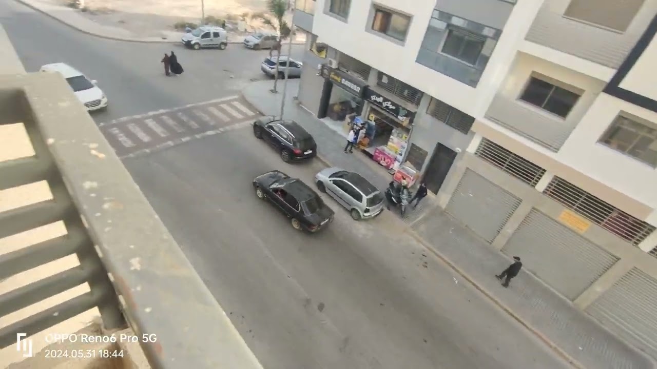 اخر برطمة في هذا الموبل جنب شارع طاح عين الشق 64 متر فيهم الدعم ديال 7 مليون دوزيام اطاج 0606055310