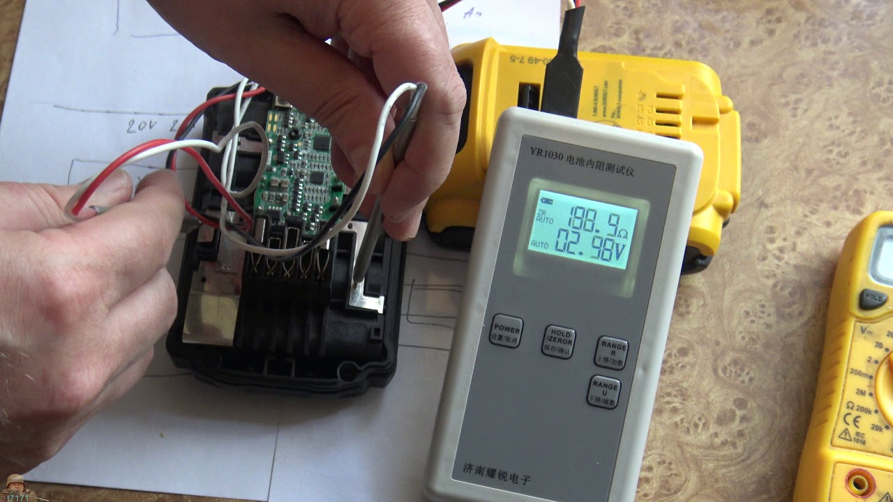 Ремонт 2х АКБ 2ач 18V  Milwaukee и Dewalt