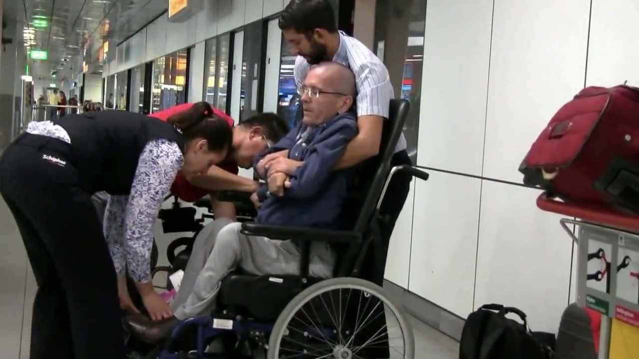 Assistance for disabled at the airport (spinal muscular atrophy)