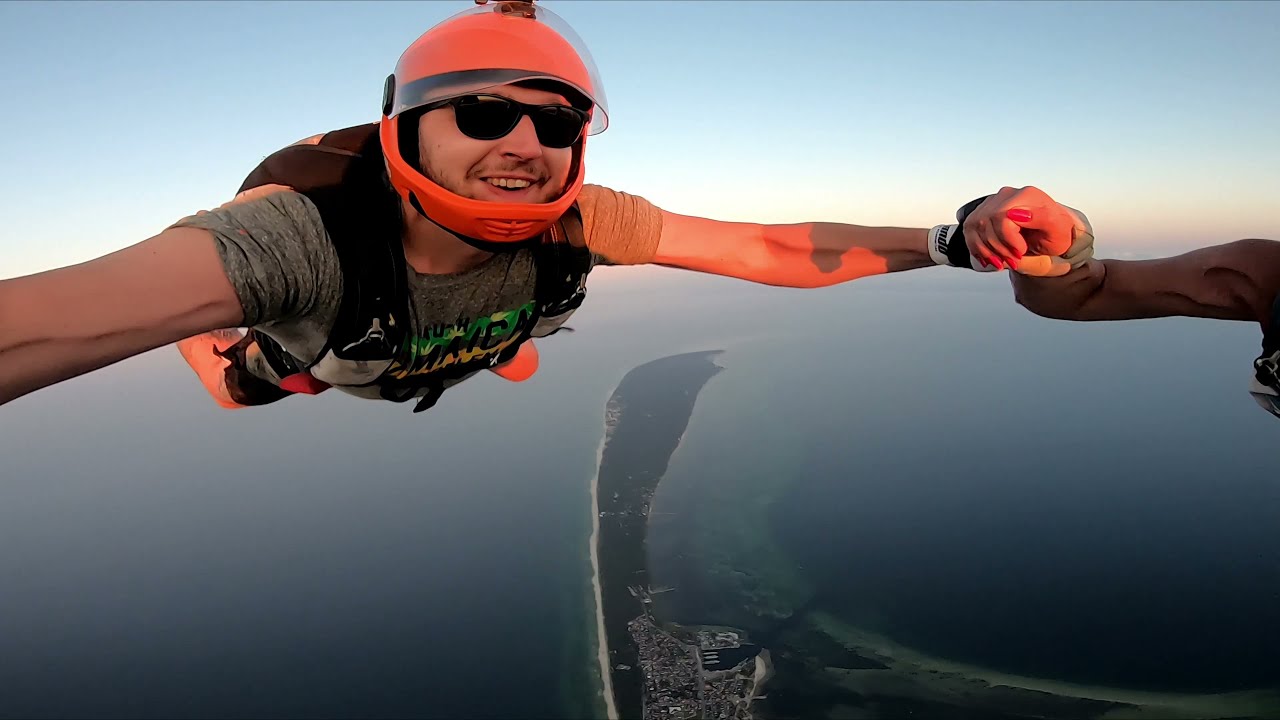 GoToHel 2021 Skydive Hel with friends