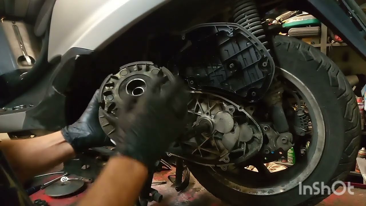 Piaggio Mp3 500 400  wymiana paska w przekładni cvt