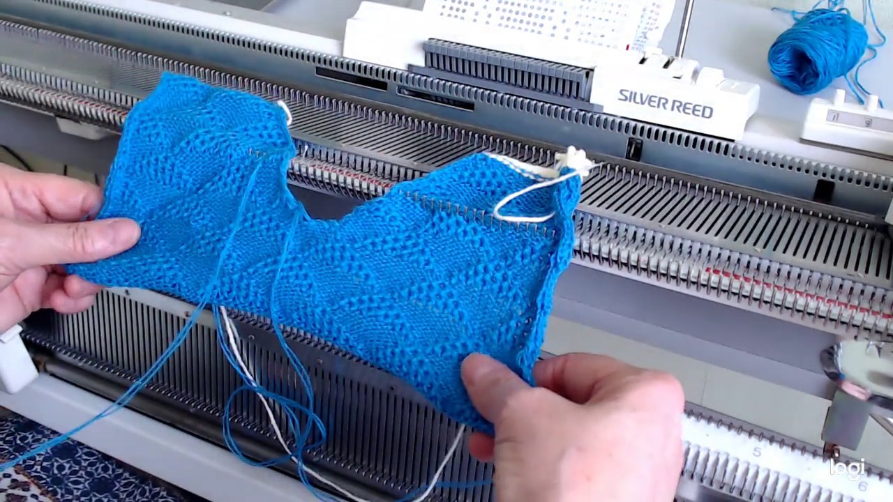 Tuto d'aide sur la machine sk 280: réaliser une encolure en tricotant avec une carte perforée