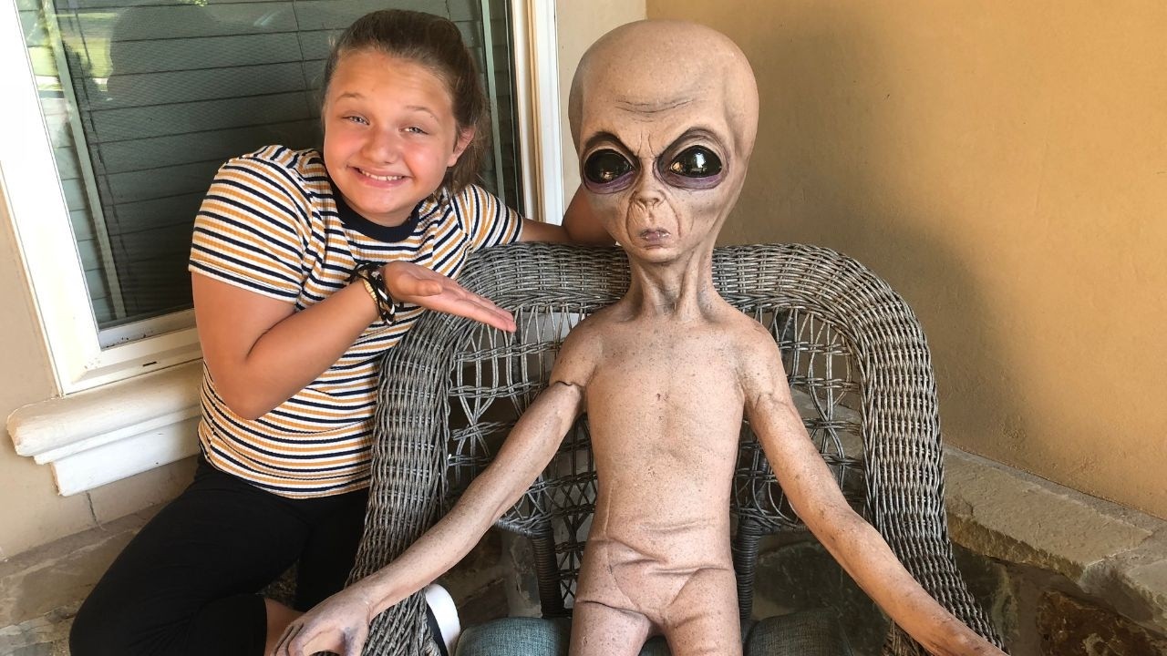Creepiest Alien Mom Moments You Won’t Believe! (Fictional Family Skits)