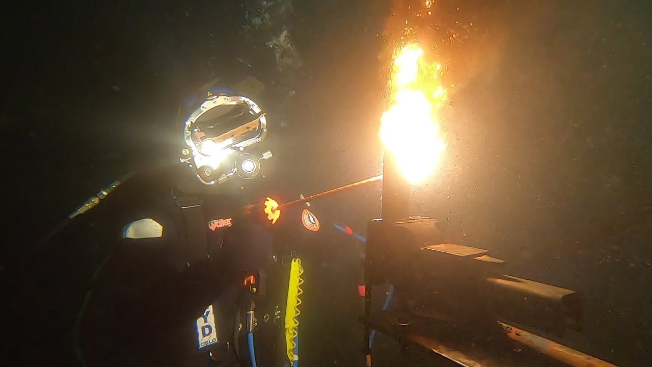 Oxy-arc cutting smartphone (Become a Commercial Diver at NYD) - ep 08