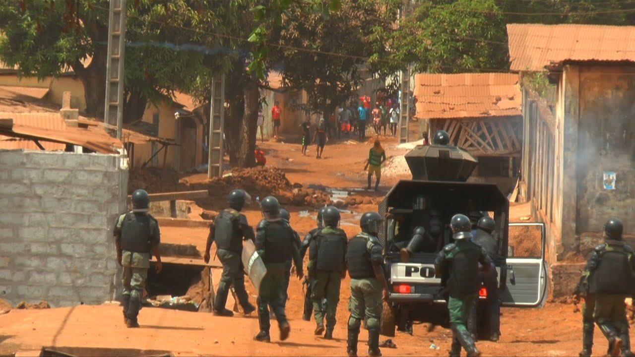 Guinée: affrontements à l'approche d'un référendum constitutionnel malgré le virus | AFP Images