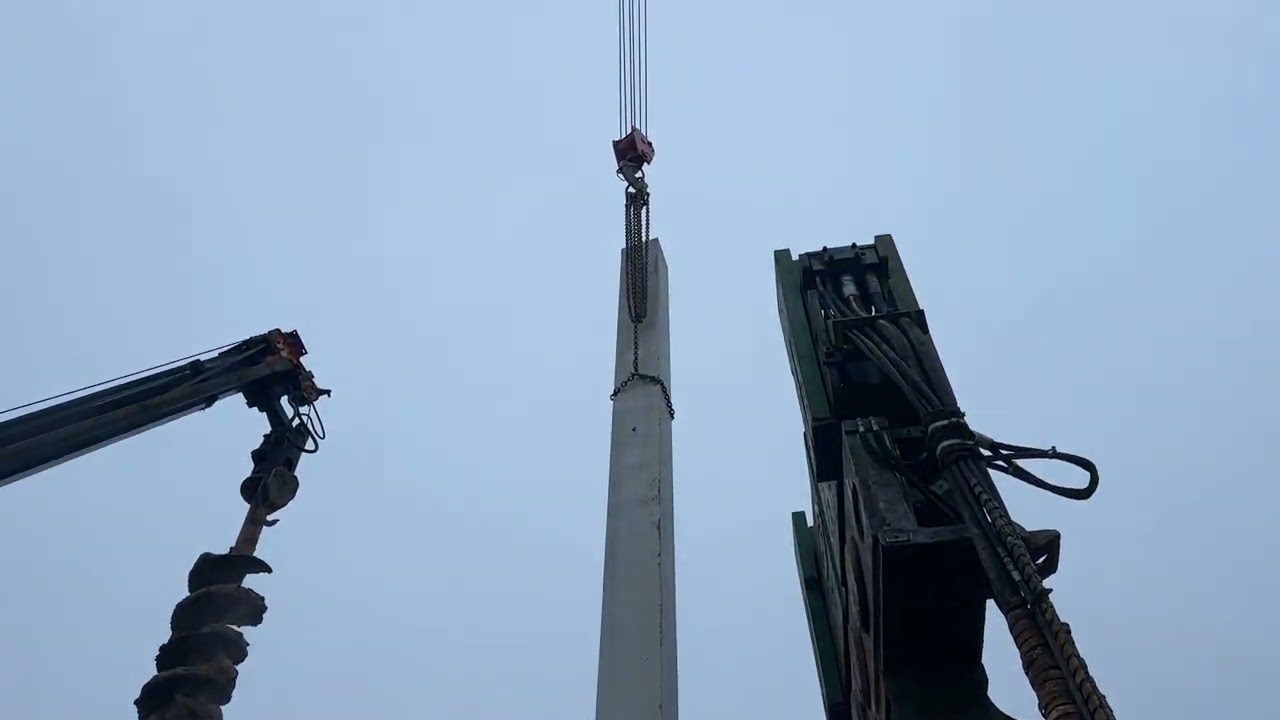 Погружение Ж/б сваи 