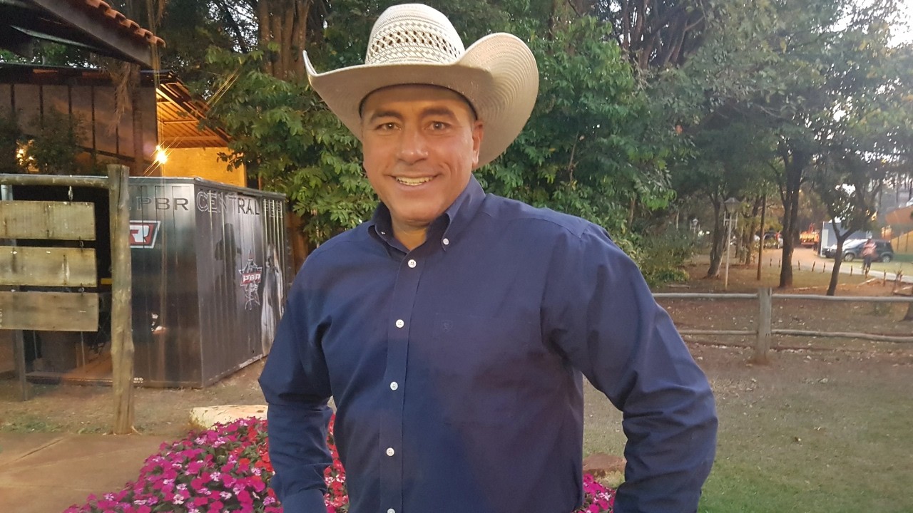 O Rancho Milionário de Adriano Moraes: Luxo, Agro e a Vida do Tri-Campeão do Rodeio