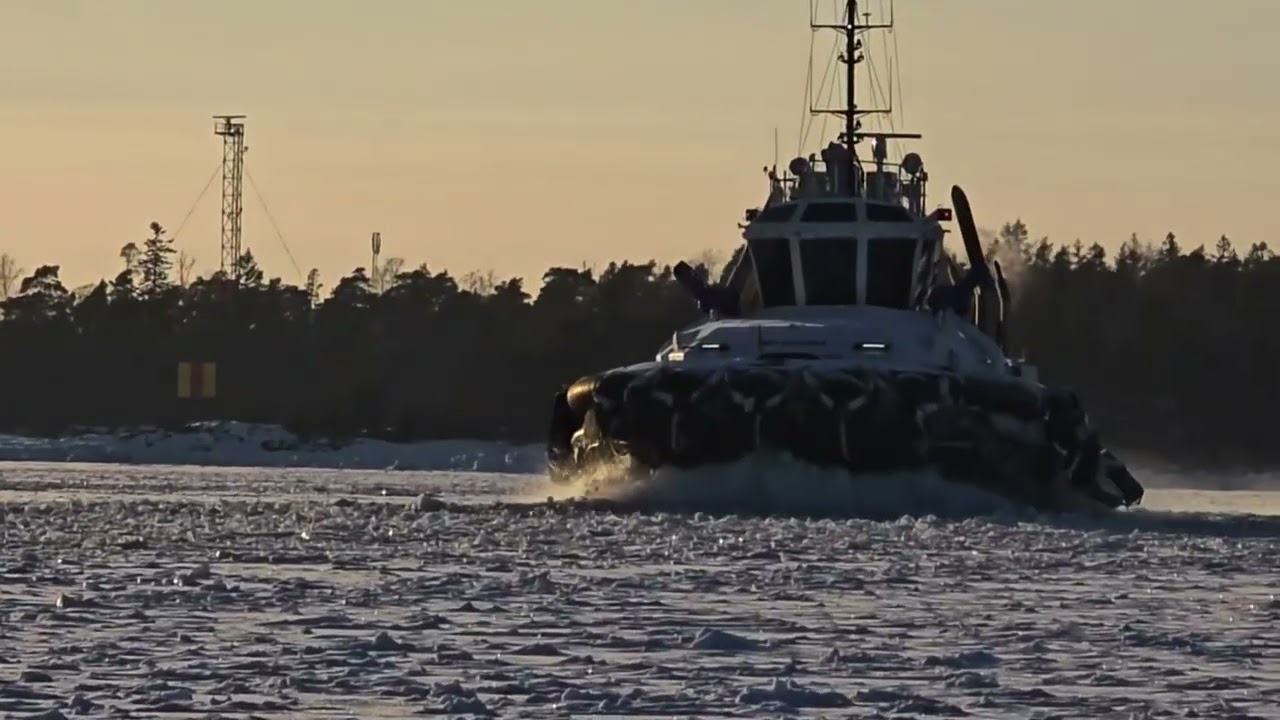 Helsinki Frozen Sea Eira
