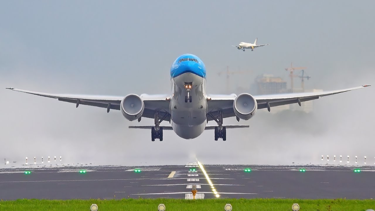 INSANE Plane Spotting at Portland Airport with 100 TAKEOFFS in One Hour