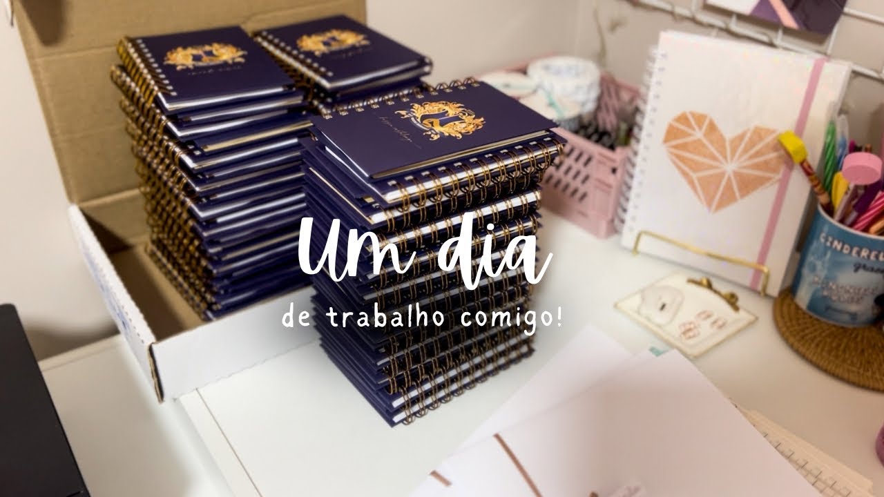 Rotina de trabalho com pap de encomendas, finalizando muitos pedidos de papelaria. 