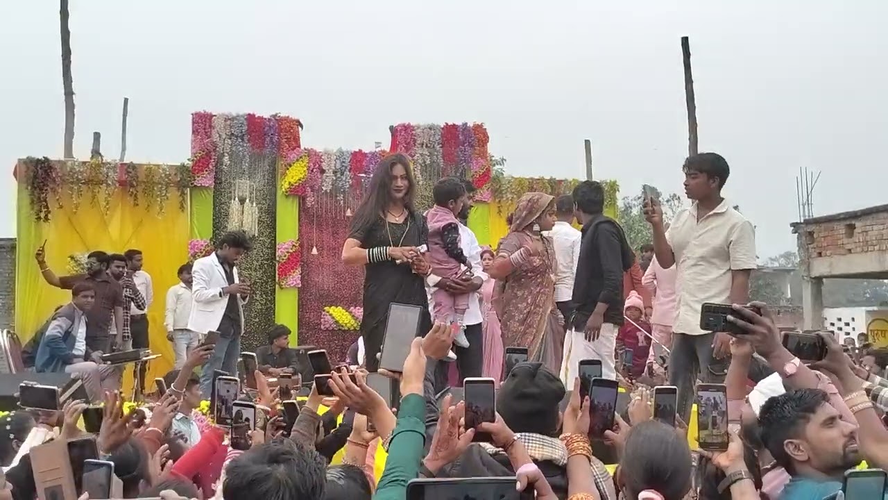 #video युवराज बाबू के बर्थडे मनाने कौन आये है🥰 @ManiMerajVines 