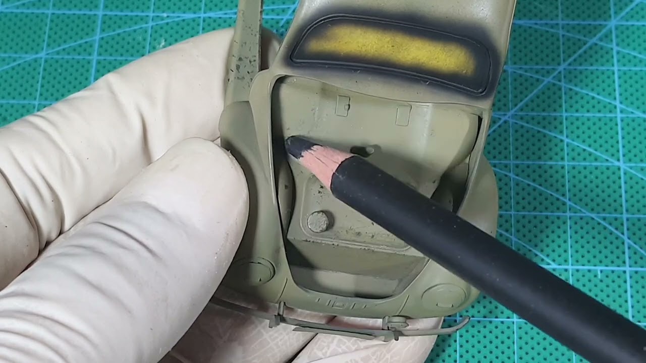 German VW Beetle: Weathering the front trunk