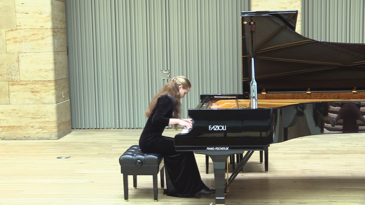 Laetitia M. Bach: 