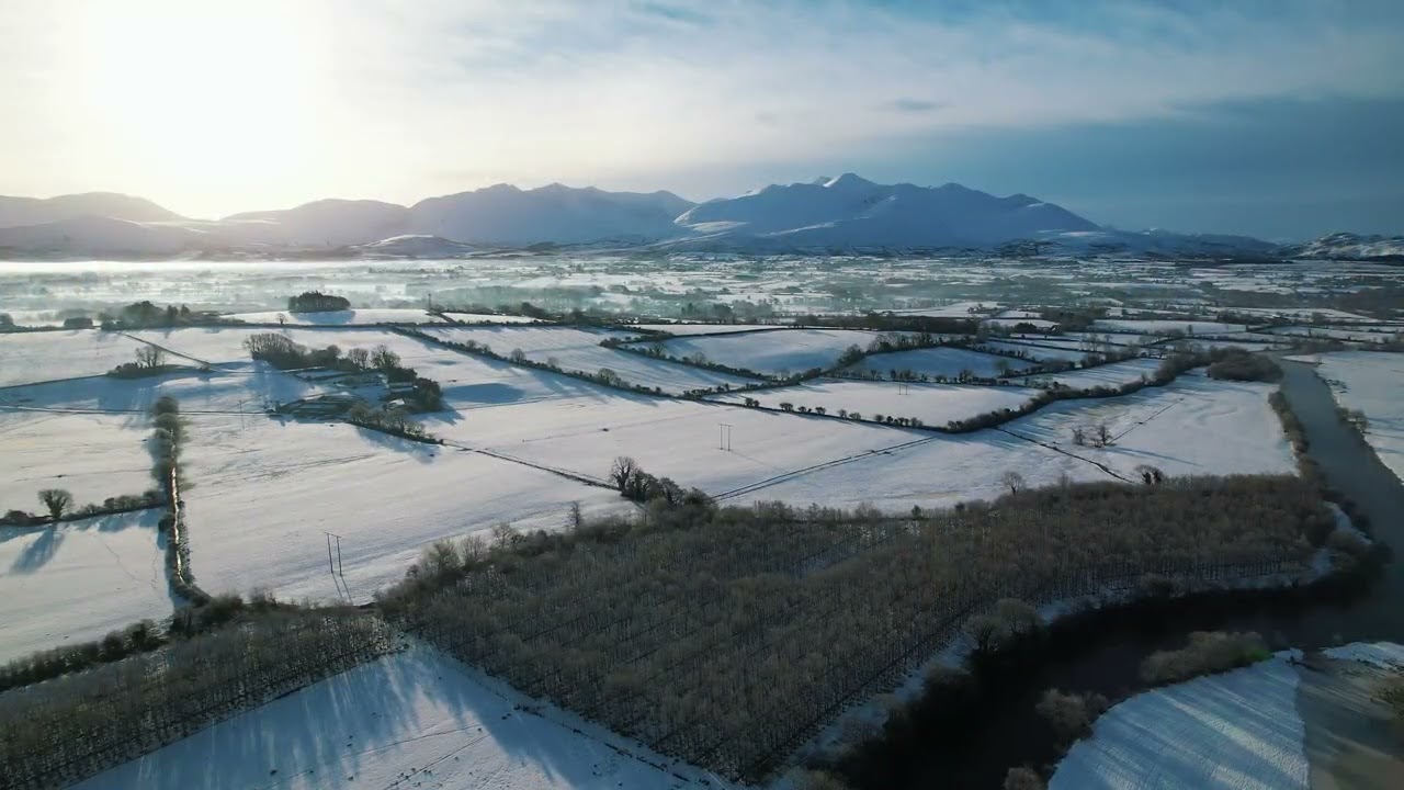 Winter Wonderland in Kerry: Snowy Views of the River Laune and McGillycuddy Reeks
