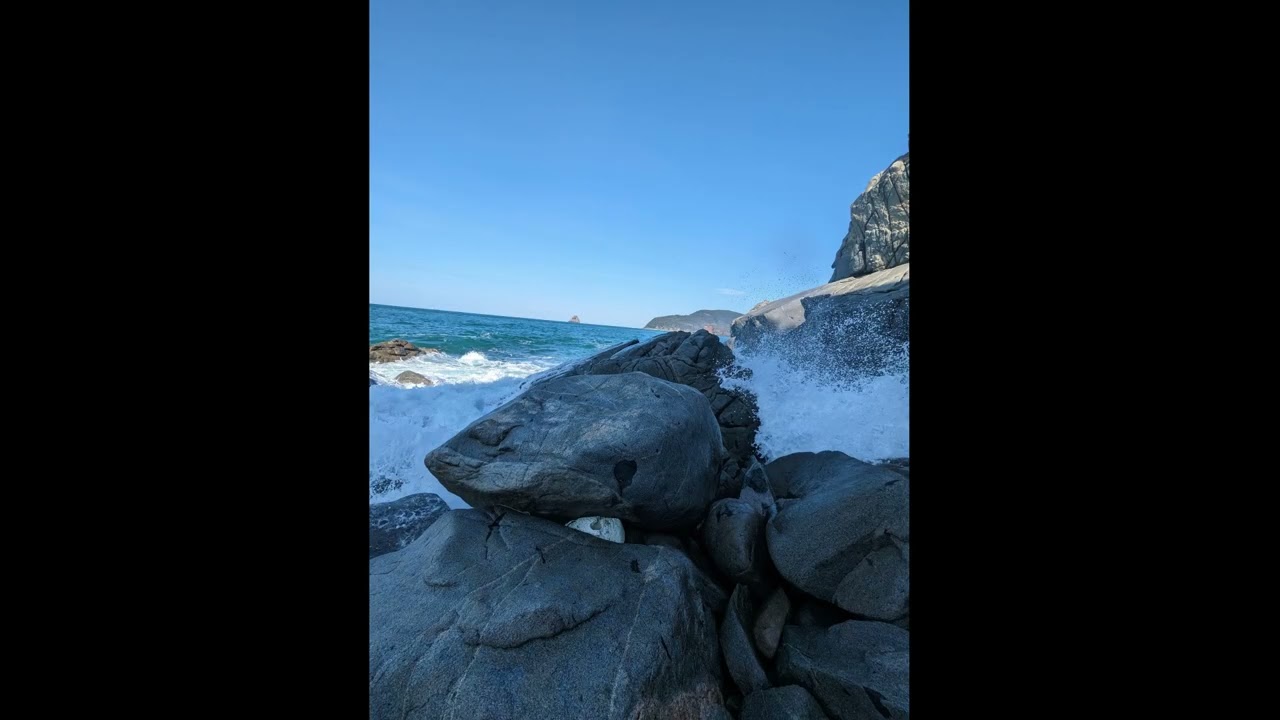 西浦岬灯台下の地磯