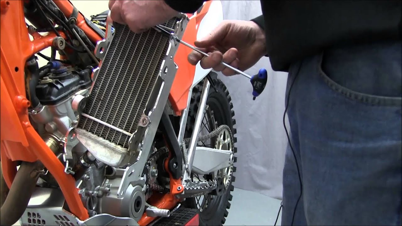 12-114 Enduro Engineering  Radiator Guard