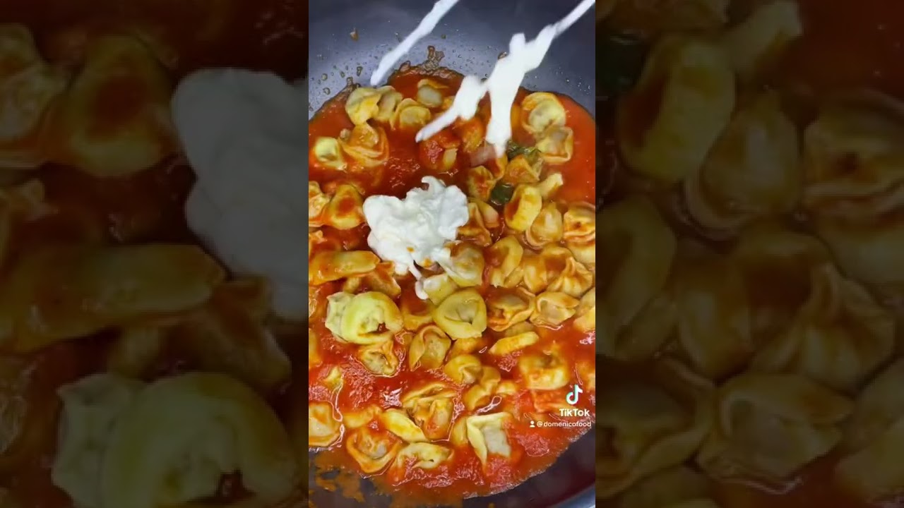 Tortellini con pomodoro e stracciatella di burrata #domenicofood🌶🇮🇹 #vaivaivai🌶 #food #foodie