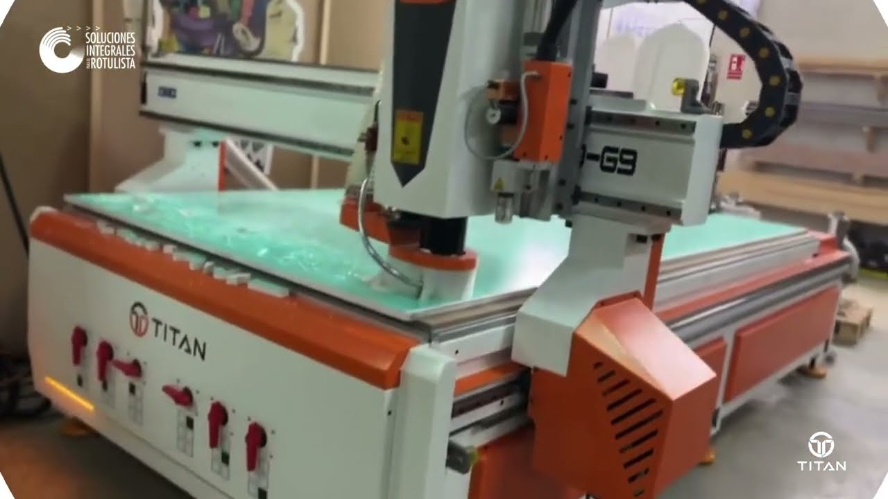 Fresadora CNC TITAN 1530 Serie M con cambio automático de herramientas