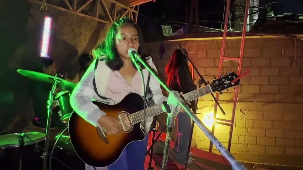 Estos niños tienen mucho futuro/Grupo Yucu Ita de El Jicaral, Coicoyán. tocando en vivo