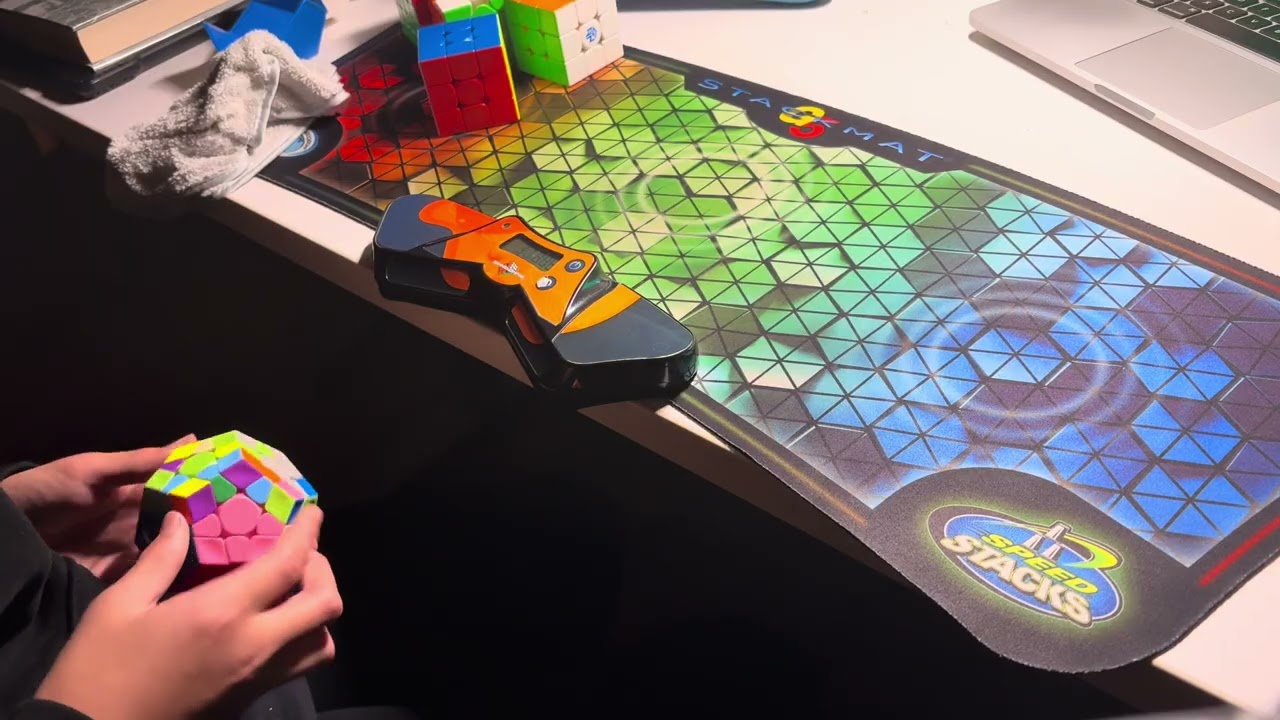 1:01.78 megaminx ao5 (w 59.32 single)