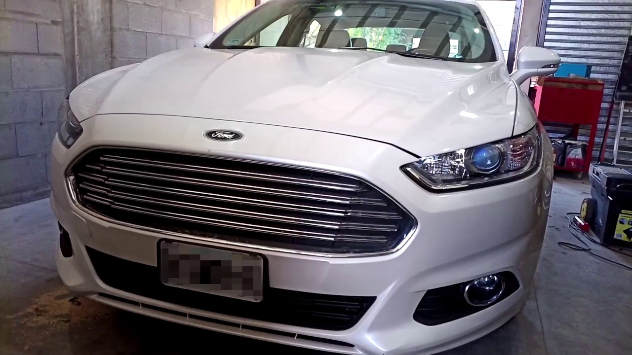 Cómo cambiar luces delanteras del Ford Mondeo