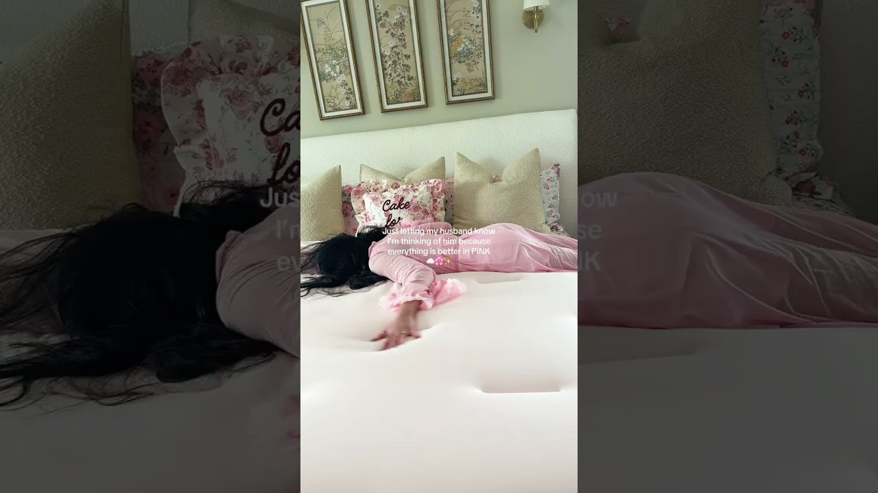 The pink marshmallow comforter is EVERYTHING 🌸 #mellowsleep #marshmellowcomforter #pinkbedding