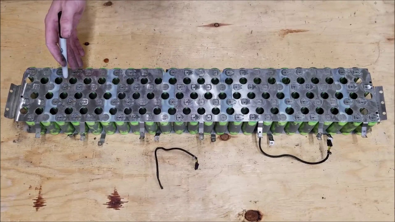 Disassembling an A123 LiFePo4 pack