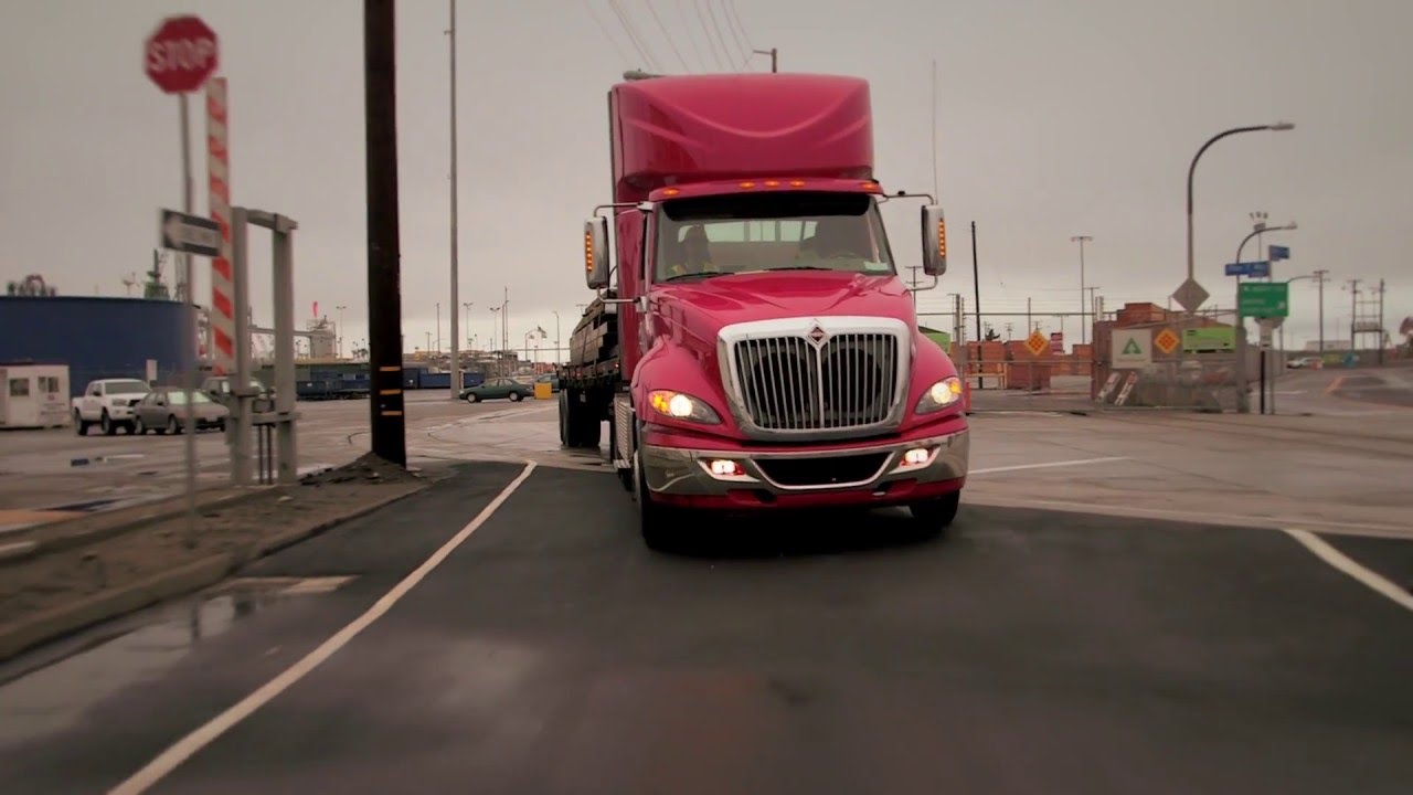 Battery Electric Class 8 Semi-Trailer Truck