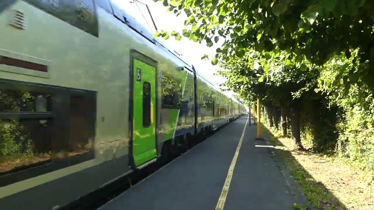 Acheminement de 2 24500 dont une rénovée pars une z26500 4c en gare de wattignies-templemars. 