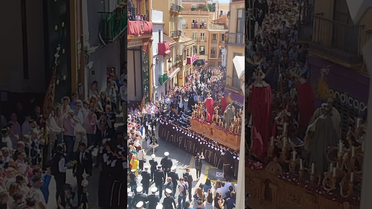 Semana Santa Málaga 2023 (Dulce Nombre saludando a la hermandad de la Sangre)