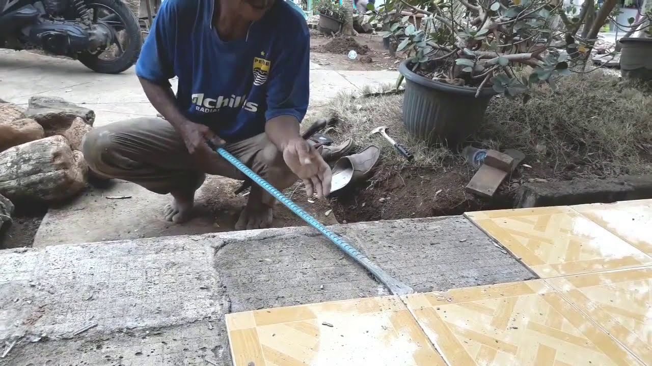 Cara Bongkar KERAMIK LANTAI Biar Gak Rusak Dan Bisa Digunakan Lagi !!!