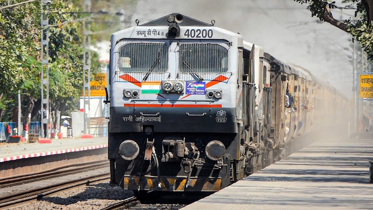 Blockbuster Diesel Twins Vs Eloco actions: Maharaja, Rajdhani, Shatabdi, Double Decker at full speed