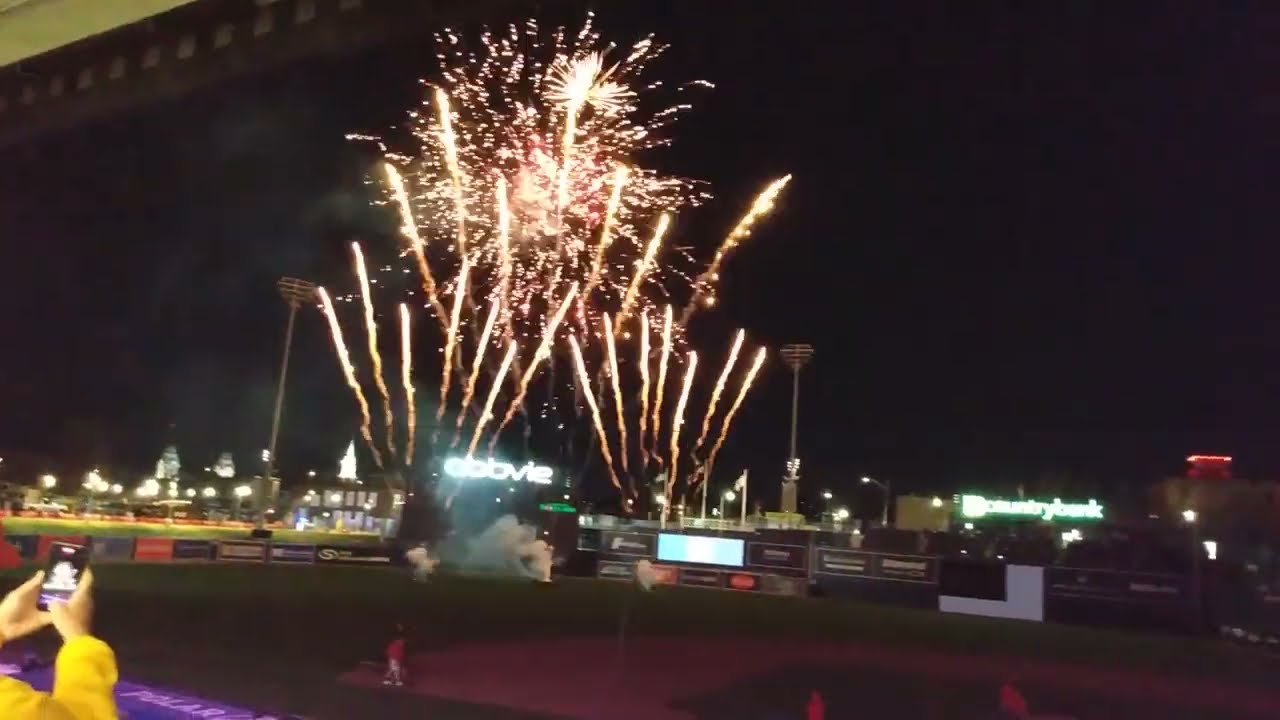 Fireworks 🎆 ohňostroj - set to classic rock 🎸🎇 Worcester Red Sox ⚾ baseball the WooSox game