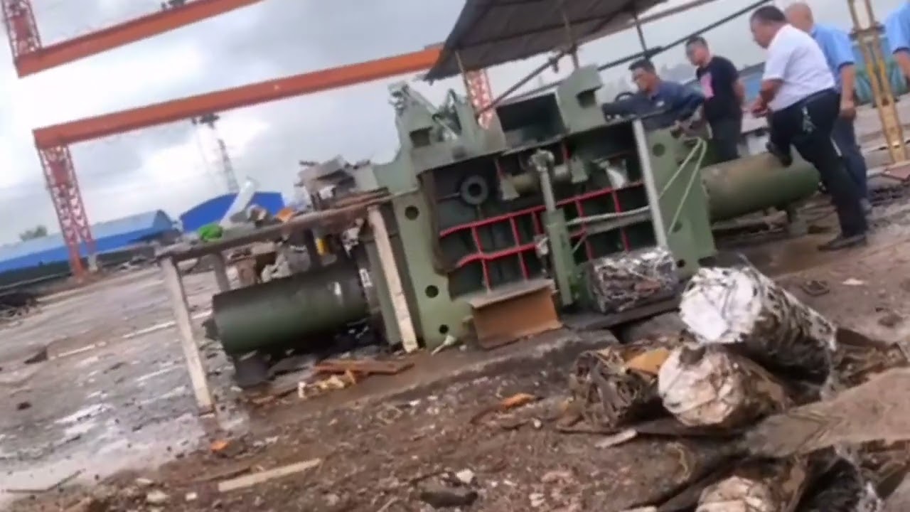 Scrap Metal Baler Machine#scrapmetal #balermachine #compactor #recycle #machine #metal