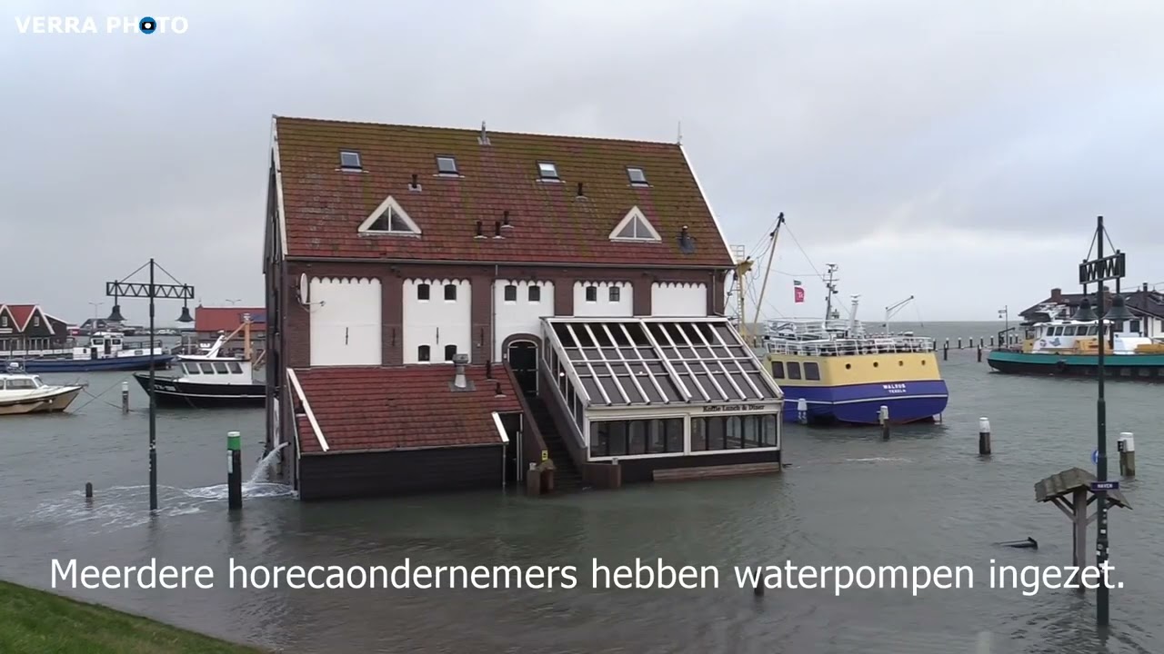 Hoogwater in Oudeschild op Texel