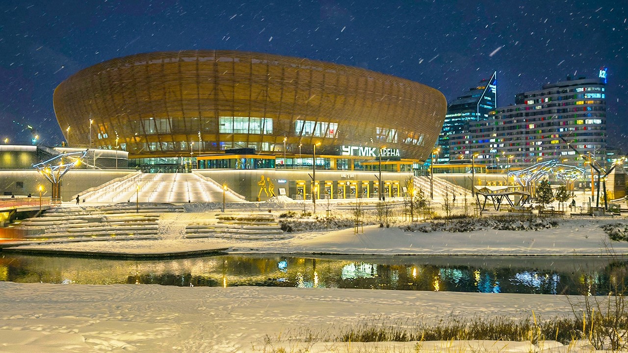 Walking in YEkaterinburg. УГМК-Арена и набережная с вечерней подсветкой |4K| (January 19, 2026)