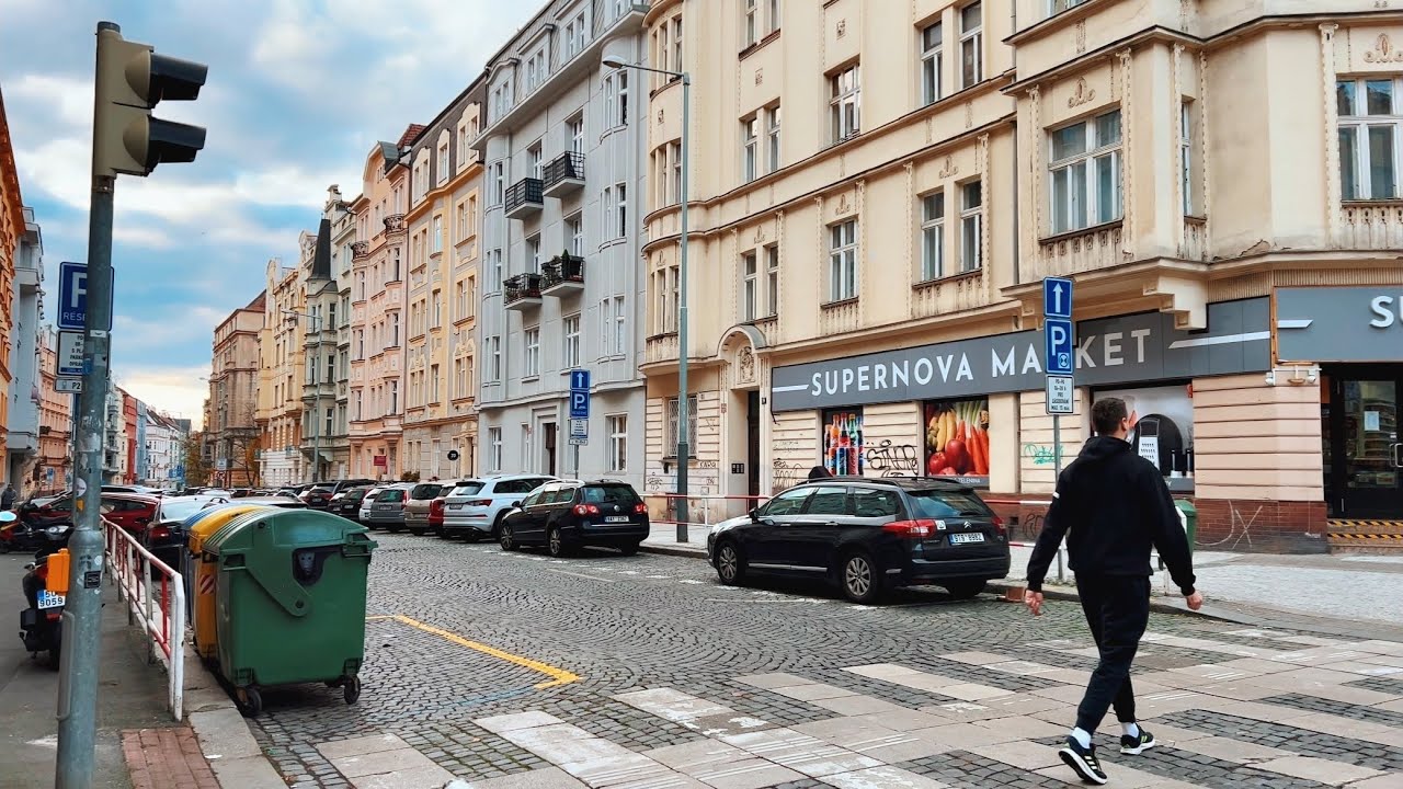 PRAGUE WALK in VINOHRADY neighborhood - Late Autumn Walking Tour - Relaxing City Ambience 4K ASMR