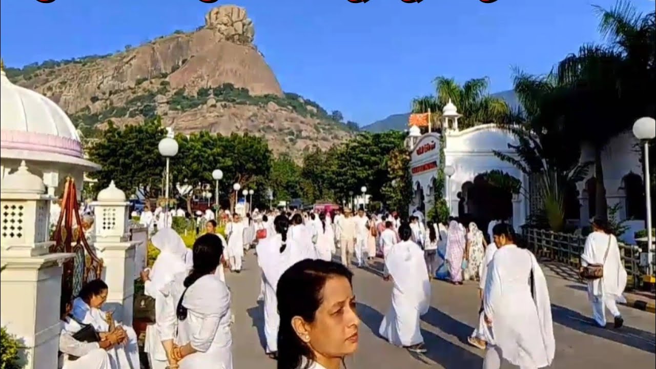 बाबा मिलन की दूसरे दिन सुबह की समय का मधुबन की खूबसूरत दृश्य
