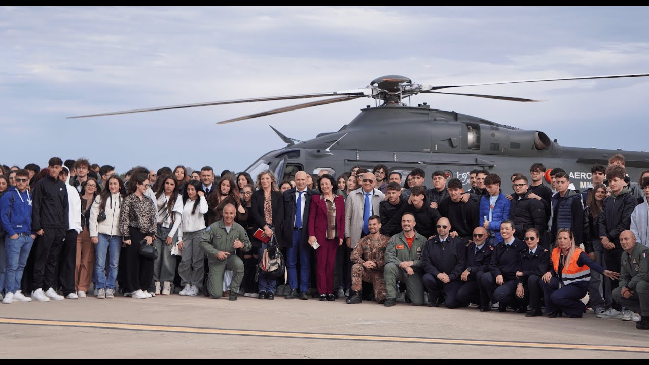 Crotone, oggi l’imbarco degli studenti sull’HH-139 per il Corso di Cultura Aeronautica