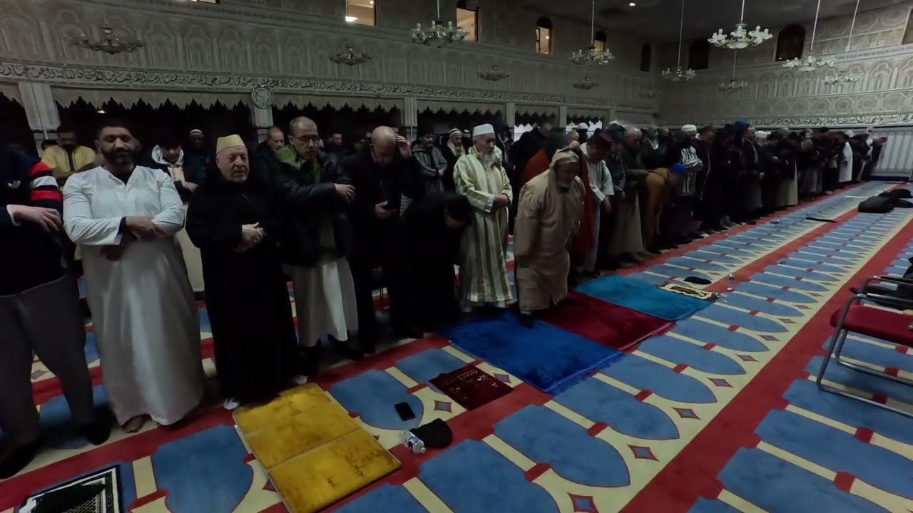 SALAT AL-FAJR : LE MOMENT OÙ LES ANGES TÉMOIGNENT – SOURATE AL-MULK (1) – SOURATE AL-QALAM (18)