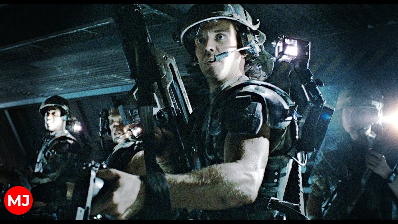 Aliens: colonial marines have landed and entered in the complex scene - Aliens (1986) in 1080p