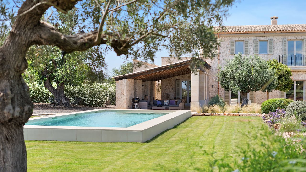 Luxury Countryside Escape: Stunning Finca with Pool and Guesthouse in Santanyí